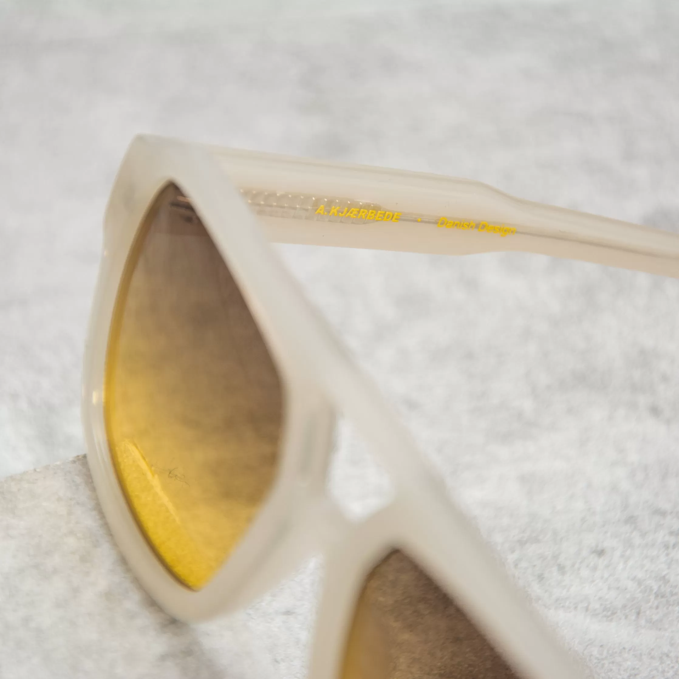 A Kjaerbede Kaya KL2316-011 Sunglasses - Cream Bone