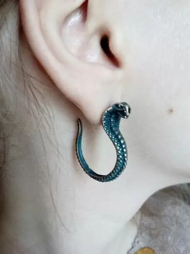 Distressed Celebrity Wear Cobra Snake Styled Earring