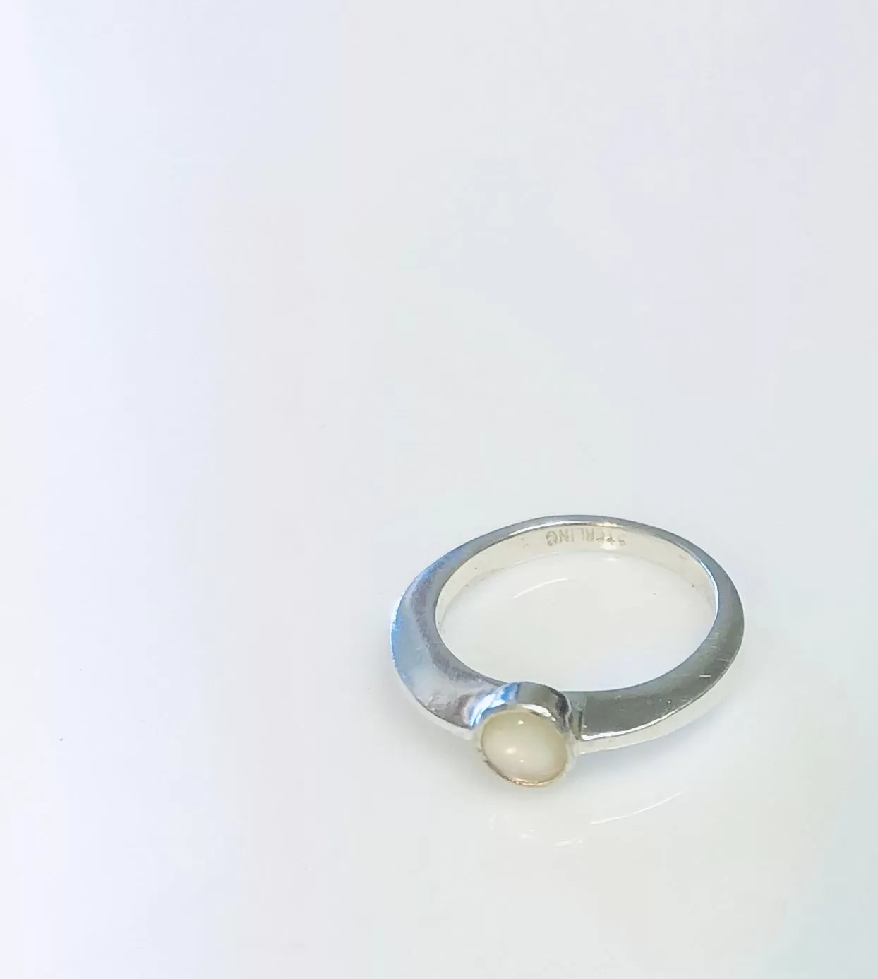 Slice ring in mother of pearl